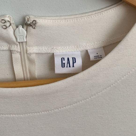 GAP womens dress with ruffle hem. - Picture 3 of 4